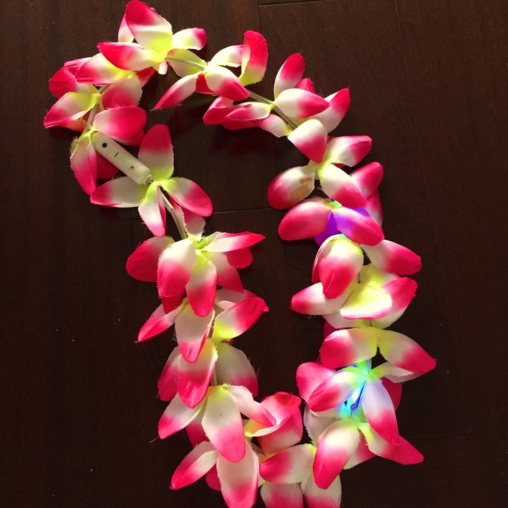 2/$20 LED Lights Aloha Lei Hawaii Flower Necklace